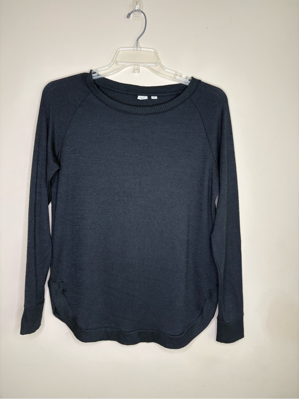 GAP Black Crewneck Lightweight Knit Sweatshirt